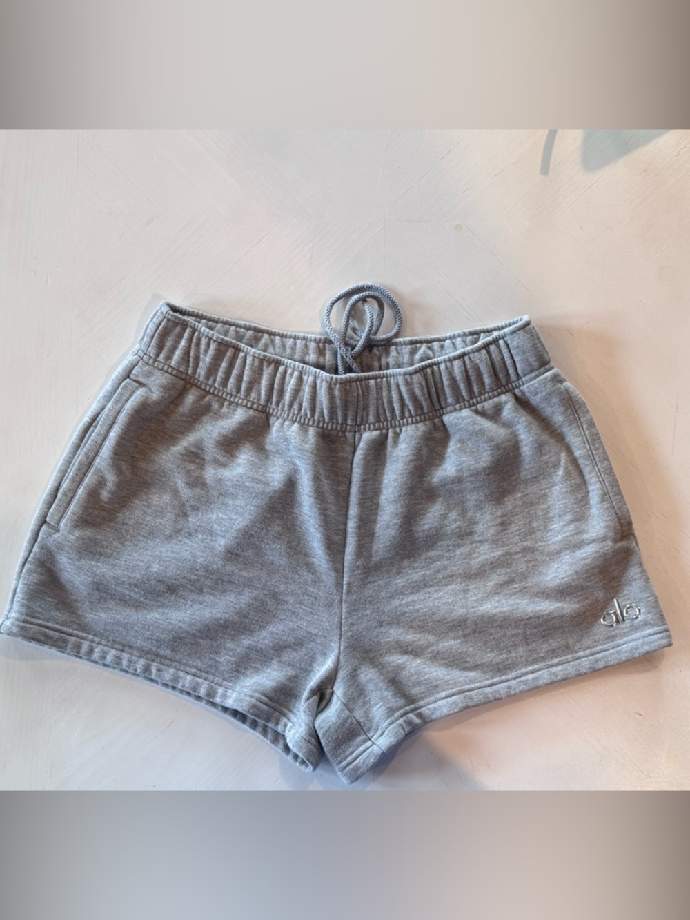 Alo Accolade short Heather Gray - best seller - small S